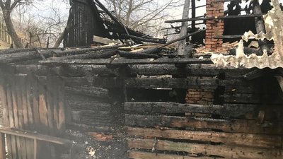 Жительку Рахова підозрюють в підпалі будинку свого колишнього співмешканця Жительку Рахова підозрюють в підпалі будинку свого колишнього співмешканця