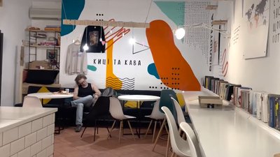 "Тепер ми заведемо кицю Паляницю". Як працює харківська кав'ярня з котами під час війни "Тепер ми заведемо кицю Паляницю". Як працює харківська кав'ярня з котами під час війни