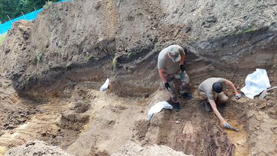 На Марсовому полі у Львові провели ексгумацію понад 300 останків