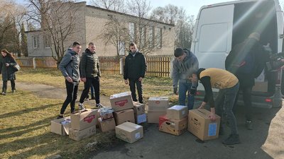 З села на Волині щотижня відправляють допомогу бійцям на схід