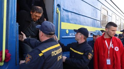 Понад 50 жителів Донеччини приїхали на Житомирщину черговим евакуаційним потягом Понад 50 жителів Донеччини приїхали на Житомирщину черговим евакуаційним потягом