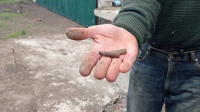 Вибухівка у банці з чаєм: з якими випадками "варварського мінування" стикаються сапери під Балаклією Вибухівка у банці з чаєм: з якими випадками "варварського мінування" стикаються сапери під Балаклією