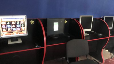На Дніпропетровщині правоохоронці виявили два нелегальні гральні заклади На Дніпропетровщині правоохоронці виявили два нелегальні гральні заклади
