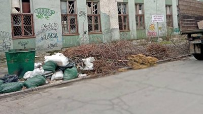 Толока до Великодніх свят. У Херсоні прибирали вулиці від сміття Толока до Великодніх свят. У Херсоні прибирали вулиці від сміття
