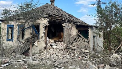Троє людей поранені через російські обстріли Донеччини за добу