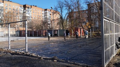 У Полтаві ремонтують спортивний майданчик майже за 3 мільйони гривень У Полтаві ремонтують спортивний майданчик майже за 3 мільйони гривень