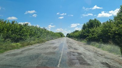 Поблизу Ружина на Житомирщині проводять ямковий ремонт автомобільної дороги