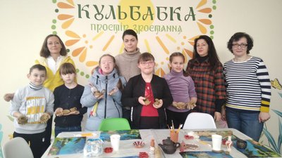 У Житомирі для дітей провели майстер-клас з глинотерапії