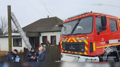 Загинули двоє дітей разом із матір'ю: на Чернігівщині сталася пожежа у приватному будинку