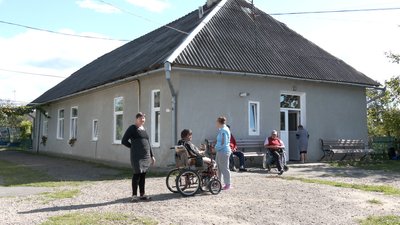 Як живуть люди у соціально-медичному закладі. Репортаж із Коломийського геріатричного пансіонату