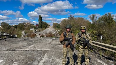 Бійці підрозділу "Хартія" в Руській Лозовій, Харківська область. Фото: Олександра Новосел/Суспільне Харків Бійці підрозділу "Хартія" в Руській Лозовій, Харківська область. Фото: Олександра Новосел/Суспільне Харків