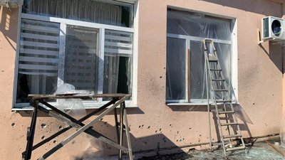 Російські окупанти 1 липня обстріляли Дергачі: спалахнули пожежі