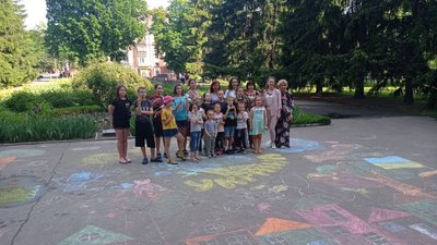 У Полтаві для дітей-переселенців влаштовують арт-терапію та заняття з робототехніки У Полтаві для дітей-переселенців влаштовують арт-терапію та заняття з робототехніки