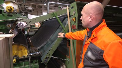 Як на Франківщині працює підприємство з Ірпеня, що виготовляє неткані матеріали
