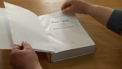 У Житомирі вийшов з друку перший екземпляр книги Василя Врублевського "Мельпомена на Пушкінській" У Житомирі вийшов з друку перший екземпляр книги Василя Врублевського "Мельпомена на Пушкінській"