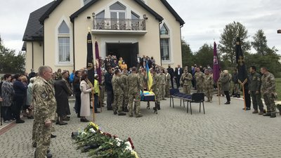 На Прикарпатті прощаються із загиблим бійцем ООС На Прикарпатті прощаються із загиблим бійцем ООС