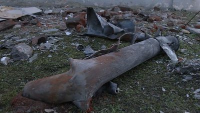 Загинула викладачка музшколи, двоє чоловіків — у лікарні: наслідки обстрілу Семенівки, яка двічі за день була під вогнем Загинула викладачка музшколи, двоє чоловіків — у лікарні: наслідки обстрілу Семенівки, яка двічі за день була під вогнем