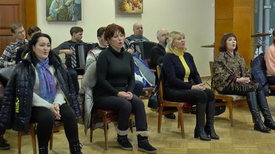 Репетиція щедрівки пісенно-танцювального ансамблю "Полтава" Репетиція щедрівки пісенно-танцювального ансамблю "Полтава"