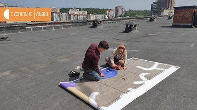 У Львові малюють мурал «Подяка лікарям» У Львові малюють мурал «Подяка лікарям»
