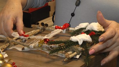 Житомирянка Людмила Лавренчук показала, як виготовити різдвяне віконце Житомирянка Людмила Лавренчук показала, як виготовити різдвяне віконце