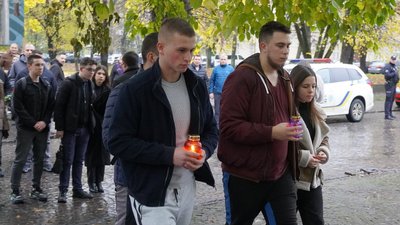 В Ужгороді відзначили десяту річницю Дня Гідності та Свободи В Ужгороді відзначили десяту річницю Дня Гідності та Свободи