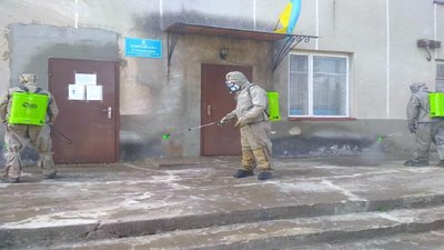На Тернопільщині в Лідихові, де захворіла на COVID-19 дитина, продезінфікували сільські будівлі На Тернопільщині в Лідихові, де захворіла на COVID-19 дитина, продезінфікували сільські будівлі
