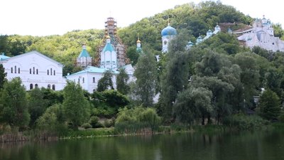 "Діти плакали, у всіх паніка". Російські військові зруйнували Святогірську лавру "Діти плакали, у всіх паніка". Російські військові зруйнували Святогірську лавру