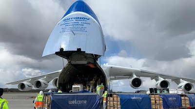 Український літак "Мрія" доставив до Польщі рекордний вантаж медзасобів Український літак "Мрія" доставив до Польщі рекордний вантаж медзасобів