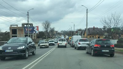 У Чернівцях ускладнення в русі через аварію У Чернівцях ускладнення в русі через аварію