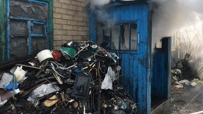 Чоловік отруївся димом під час пожежі у приватному будинку Чоловік отруївся димом під час пожежі у приватному будинку