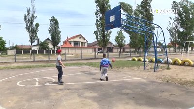 Лев та Данило чекають на відкриття літніх таборів Лев та Данило чекають на відкриття літніх таборів