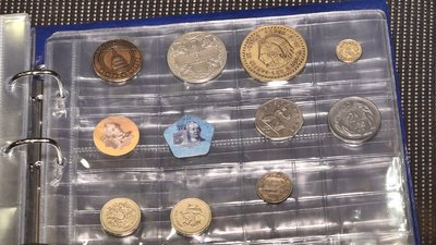 Школяр із Черкас збирає гроші з різних країн та епох Школяр із Черкас збирає гроші з різних країн та епох