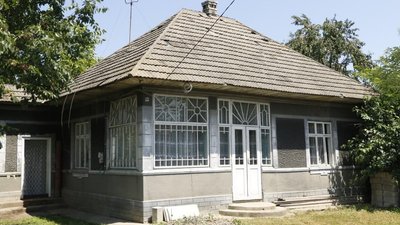 Хочу записати інтерв'ю про хату. На Буковині знімали проєкт "Old khata project" Хочу записати інтерв'ю про хату. На Буковині знімали проєкт "Old khata project"