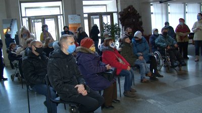 "Особливі вироби": виставку ялинок із бісеру відкрили у черкаському музеї "Особливі вироби": виставку ялинок із бісеру відкрили у черкаському музеї