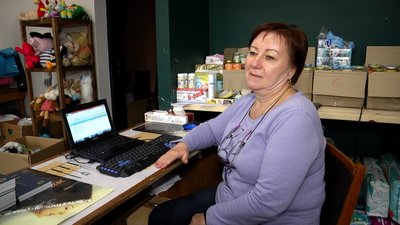 У Житомирі у приміщенні навколокультурного простору надають гуманітарну допомогу родинам У Житомирі у приміщенні навколокультурного простору надають гуманітарну допомогу родинам