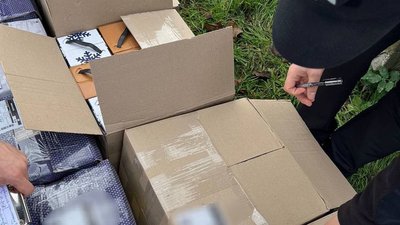 На Вінниччині затримали чоловіка, який перевозив фальсифікований алкоголь На Вінниччині затримали чоловіка, який перевозив фальсифікований алкоголь