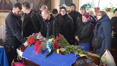 Херсон, прощання з загиблими військовими Дмитром Медвідем та Олександром Уляновським Херсон, прощання з загиблими військовими Дмитром Медвідем та Олександром Уляновським