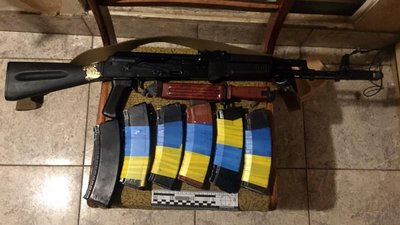 Поліцейські виявили незаконне зберігання зброї у Сумах