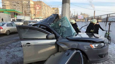 ДТП у Дніпрі: рятувальники вилучили тіло чоловіка з понівеченого легковика ДТП у Дніпрі: рятувальники вилучили тіло чоловіка з понівеченого легковика