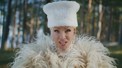 Лайма Вайкуле в новорічному ролику від "АТБ-Маркет"
