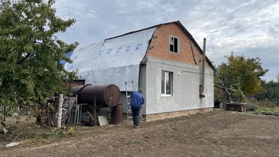 Будинок в Щербанях після обстрілу шахедом Будинок в Щербанях після обстрілу шахедом
