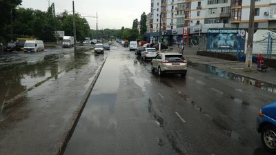 За півгодини в Одесі випало 17 міліметрів опадів. У місті оголосили перший рівень небезпеки За півгодини в Одесі випало 17 міліметрів опадів. У місті оголосили перший рівень небезпеки