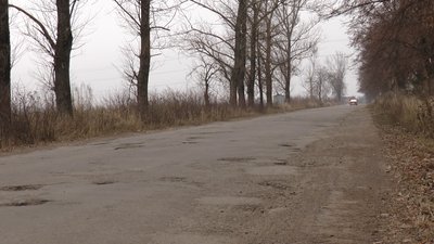 Після 20 років очікування: у прикарпатській громаді люди самотужки ремонтували дороги Після 20 років очікування: у прикарпатській громаді люди самотужки ремонтували дороги