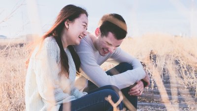 Спалює калорії та зміцнює імунітет. Як сміх впливає на здоров'я