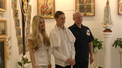 У львівській лікарні охрестили підлітка з Бахмута, якого врятували після вибуху міни У львівській лікарні охрестили підлітка з Бахмута, якого врятували після вибуху міни