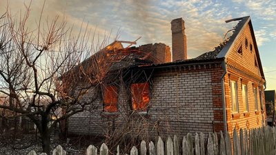 Ракетний удар, артобстріли та атаки дронами-камікадзе. Як минув день на Дніпропетровщині
