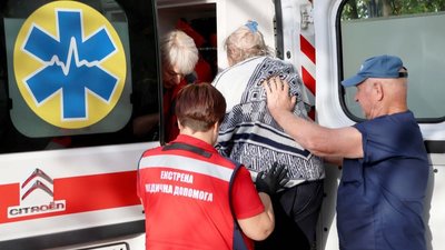 У Запоріжжі під час пожежі в дев’ятиповерхівці врятували жінку
