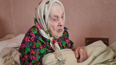100-річна жителька села Кропивня Звягельського району Антоніна Запольська 