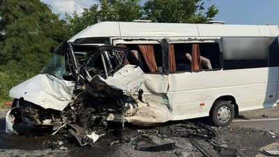 Автобусом "Mercedes-Benz Sprinter" після зіткнення, Хмельниччина, 17 серпня 2025 року