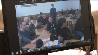 У Сумах на сесію обласної ради не пустили журналістів У Сумах на сесію обласної ради не пустили журналістів